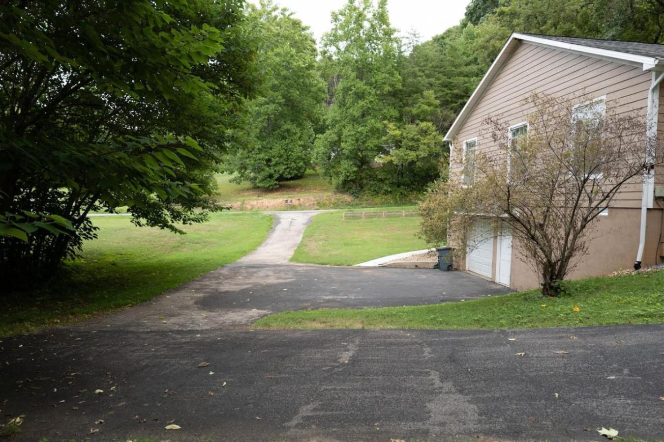 Comfy Duplex W 2 Kings Sofa Bed Villa Maryville Exterior photo