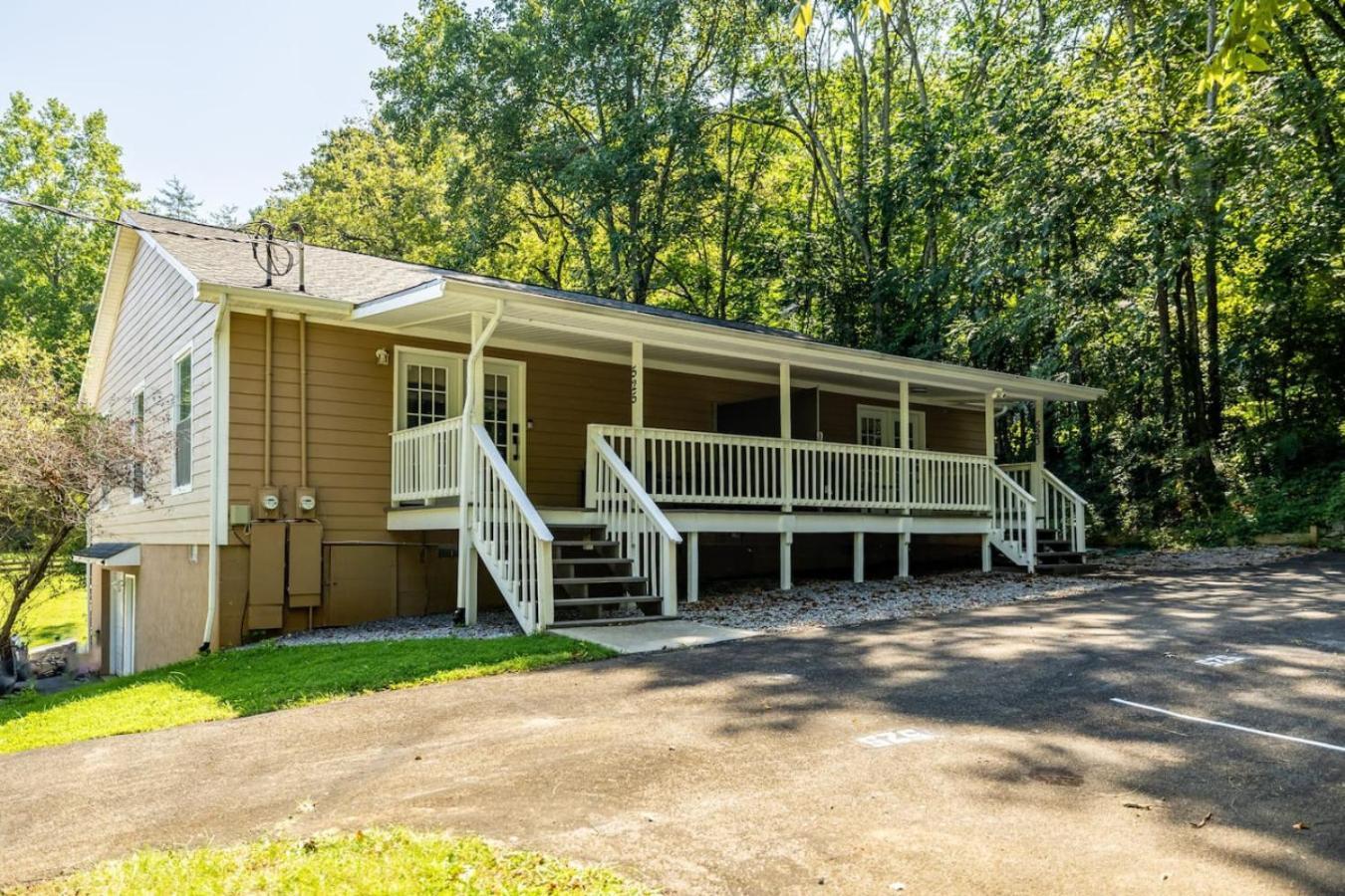 Comfy Duplex W 2 Kings Sofa Bed Villa Maryville Exterior photo